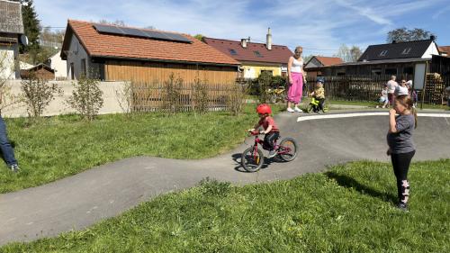 Pouťové závody na pumptracku