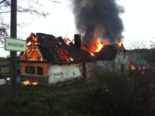 požár v Hradišťanech 2013